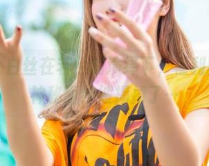 爱丝 – 白丝在若兮的演绎下，福利图集的神秘面纱被揭掉了…