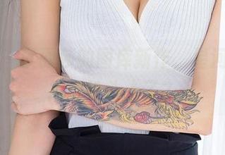 爱尤物 – 李丽莎的图库新作，星河是不是掉到她头上了？
