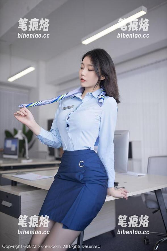 秀人网 - Emily顾奈奈在线：图集中，她的美腿和翘臀让人想问，是在哪家健身房练的？