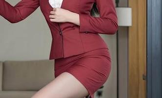 秀人网 – 会飞的小虎牙轻松驾驭的睡衣风，原图瞬间让人反思自己的睡觉姿势！