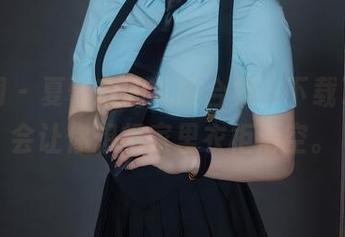 秀人网 – 夏馨瑶的礼服合集，下载了一定会让你想把家里衣柜清空。