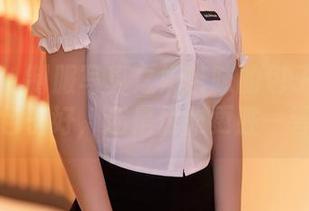 秀人网 – 制服写真之奶茶味的包子：到底是包子好，还是优雅更胜一筹？