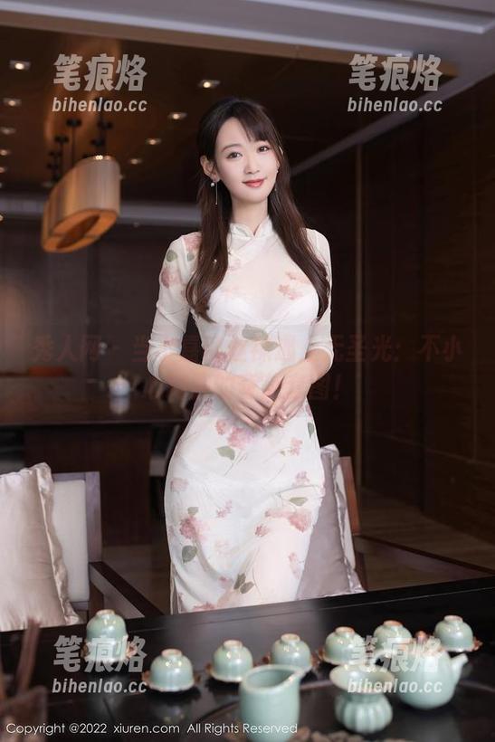 秀人网 - 当小嘉敏丝袜遇上无圣光：不小心跑偏的奇葩套图！