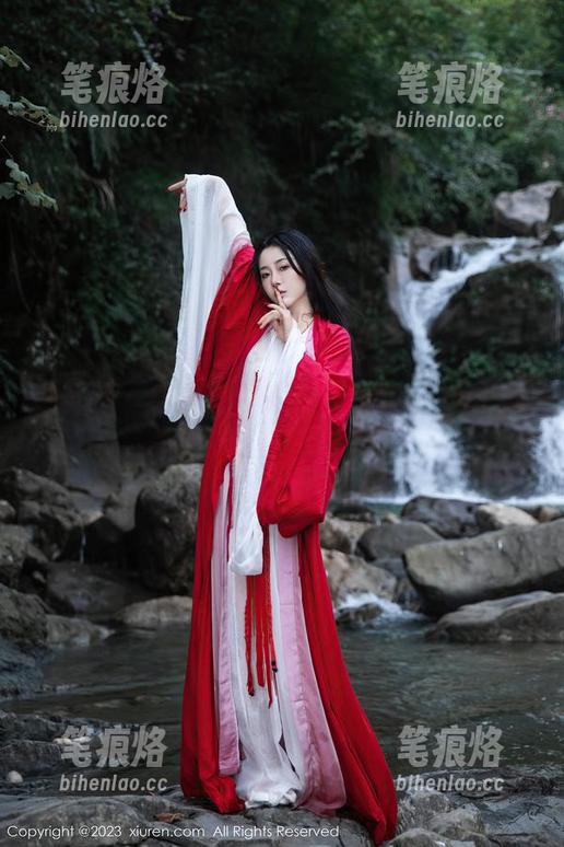 秀人网 - 白裙子和徐莉芝Botty，每一张作品都是在逼我想多了