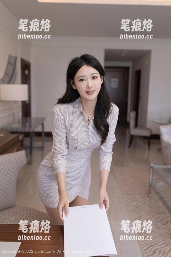 秀人网 - 夏日水边的诗——拍黄瓜girl泳池图集，一整套的水上风流！
