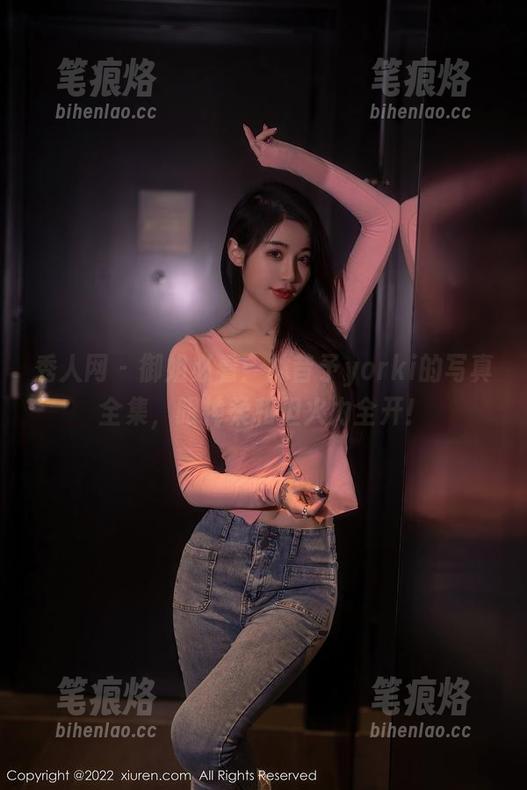 秀人网 - 御姐必看：林昔予yorki的写真全集，眼神柔和但火力全开！
