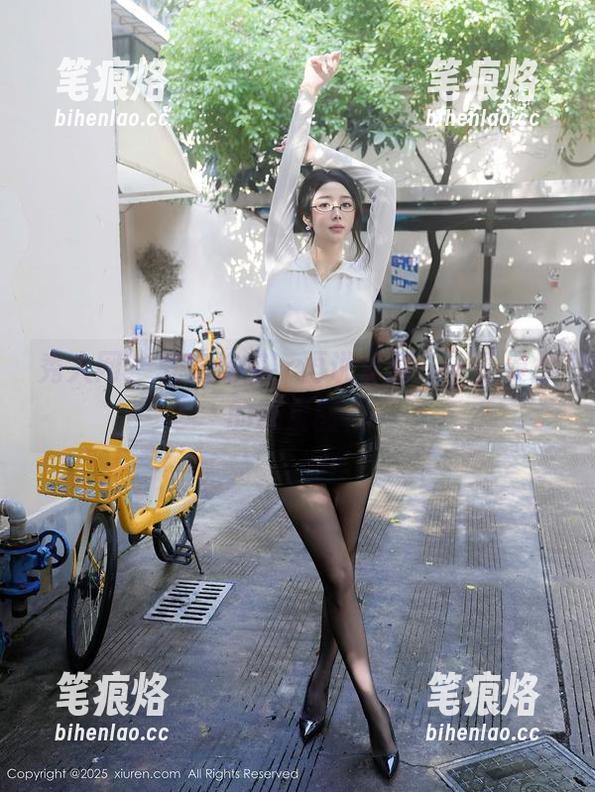 秀人网 - 先来浴室，再说下载——王曼柔的藏宝图？