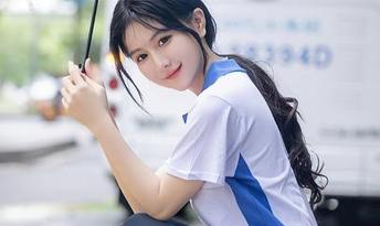 秀人网 – 盼盼龙女sunny：全套吊带，谁能抵挡的下载诱惑嘛！