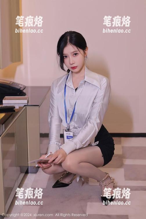 秀人网-美七 秀人网 - 美七很会搭配,女仆们的那些细节都尽收在图包里