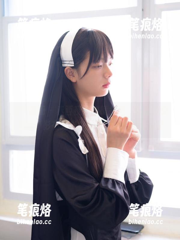 稚乖画册 - 赤西夜夜的镜头里，吉他少女们的身影在微光中晃动，图片新鲜出炉