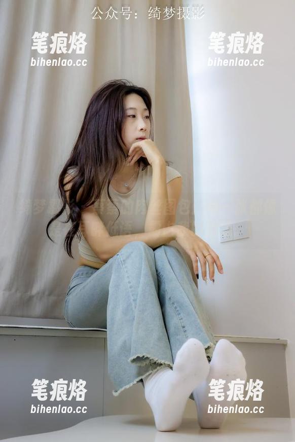 绮梦摄影 - 蔡蔡的肉丝图包：每一张都像是在耳畔低语，霸占我的视线。