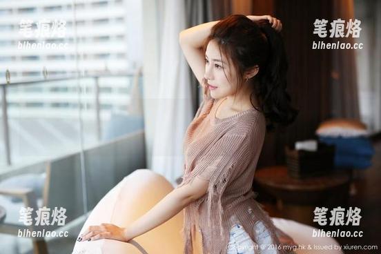 美媛馆 - 夏茉GIGI出镜！美脚摄影的重磅图片：只要有它，袜子就觉得不安分！