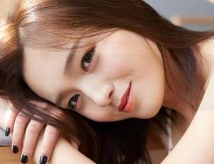 蜜桃社 – 说实话，伊琳的黑白作品集原图，每一张都能在心底悄悄种下一颗种子。