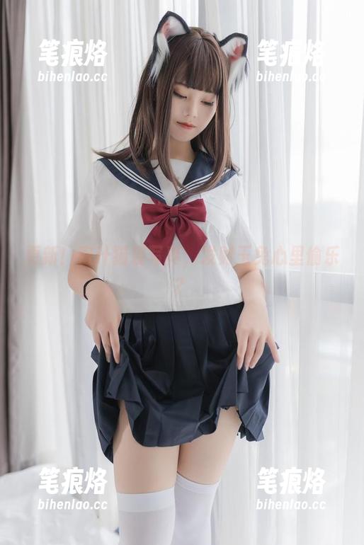 更新！蜜汁猫裘写真，发财玉兔心里偷乐？