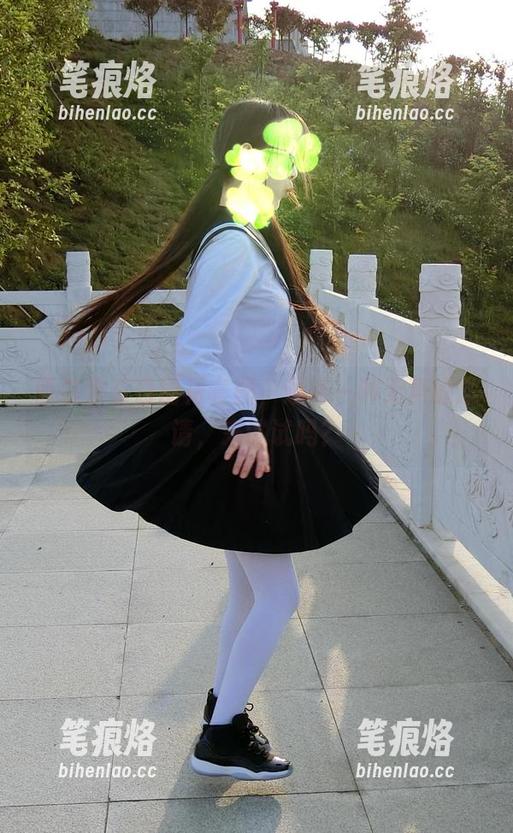 西尔酱蓝白围裙套图，透着一种无声的邀请，来试试吗？