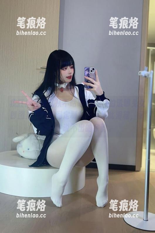 疯狂推荐阿九从不咕咕(九言)的透明兔女郎图集，没想到定制起来竟如此滑稽，留下一种说不出的余韵。