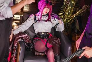 这就是阿九从不咕咕的旗袍写真全集，真考验我对服装搭配的宽容度。