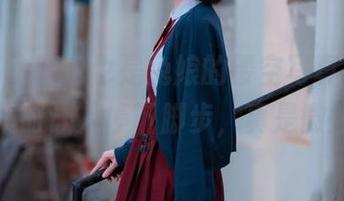又来了，阿包也是兔娘的镂空写真更新，时不时让人停下脚步，真是微妙。