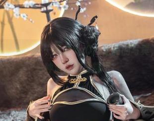 “小薰喝牛奶”——阿薰kaOri定制的写真，更像是一种浪漫的日常吧。