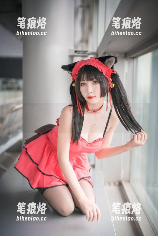 女仆内衣下的雯粥粥i：私拍套图，意想不到的轻松和俏皮