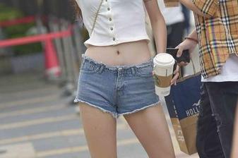 魔镜街拍 – 雨季不在，凯恩的写真图集让你无须带伞
