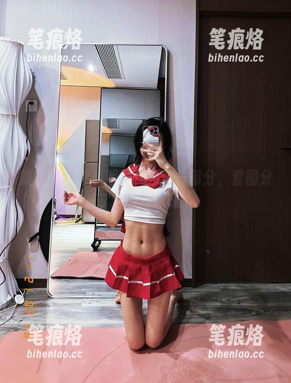 微密圈 - 黎允熙的视频第一部分，套图分享的一点腻味。