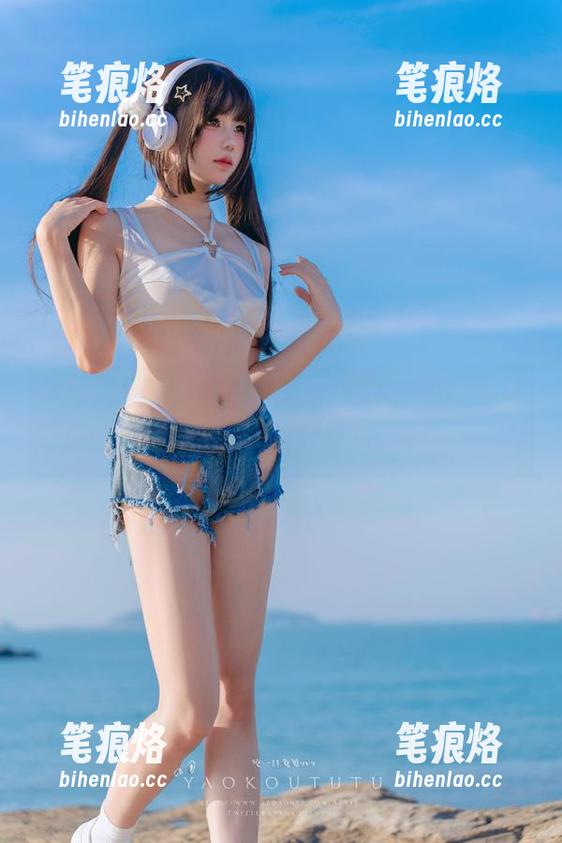 最新黑丝来了，黏黏团子兔你在想啥？别藏私，快分享！